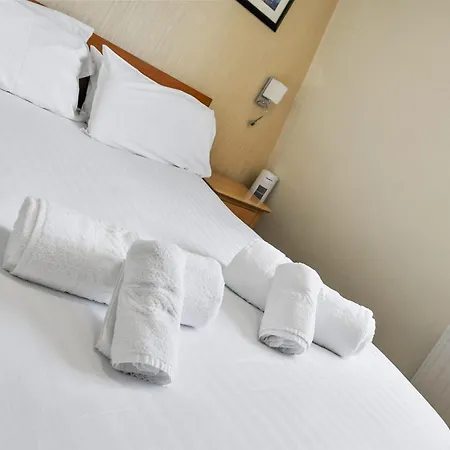 Invicta Hotel Plymouth Room photo