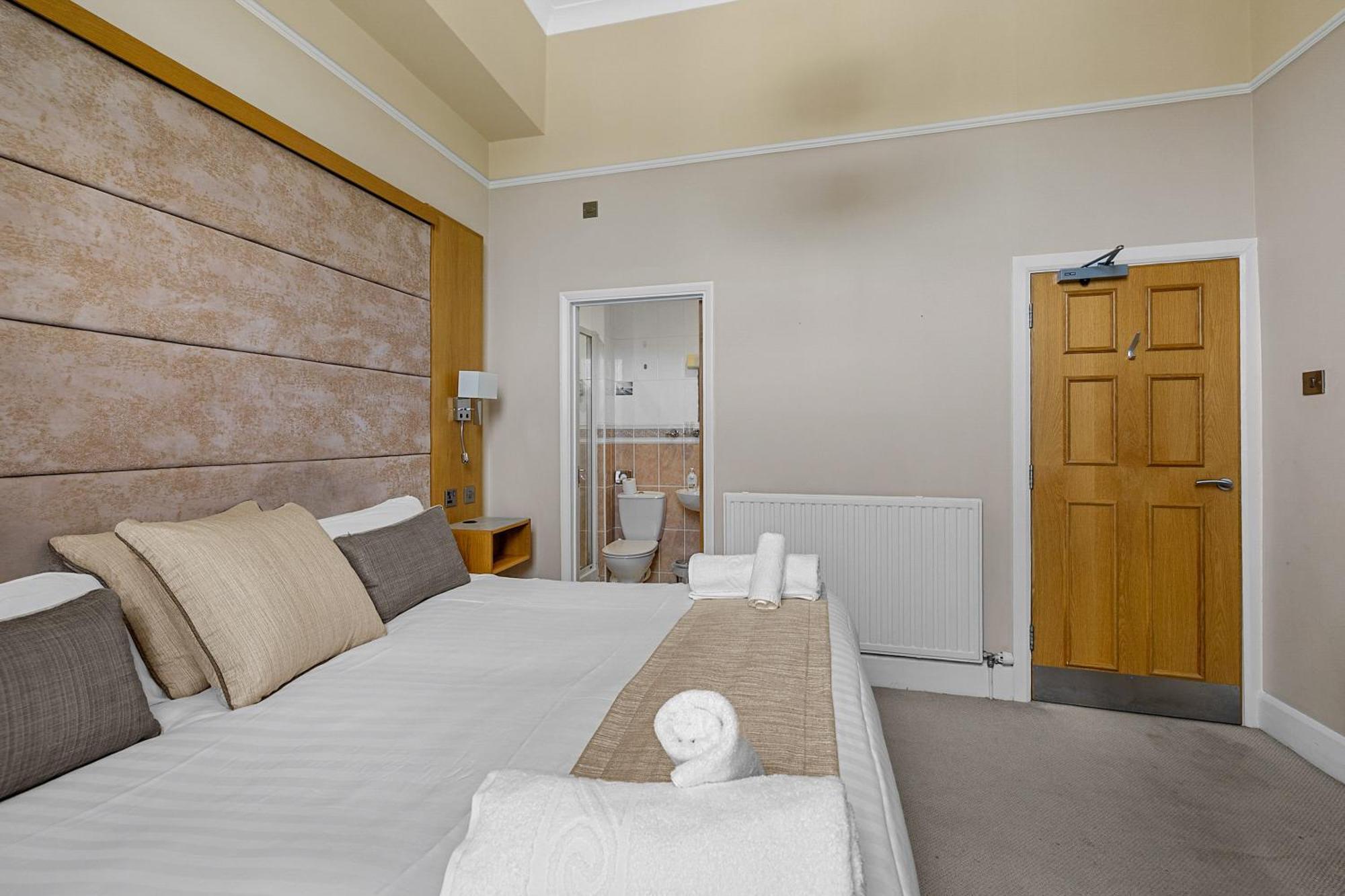 Invicta Hotel 4*