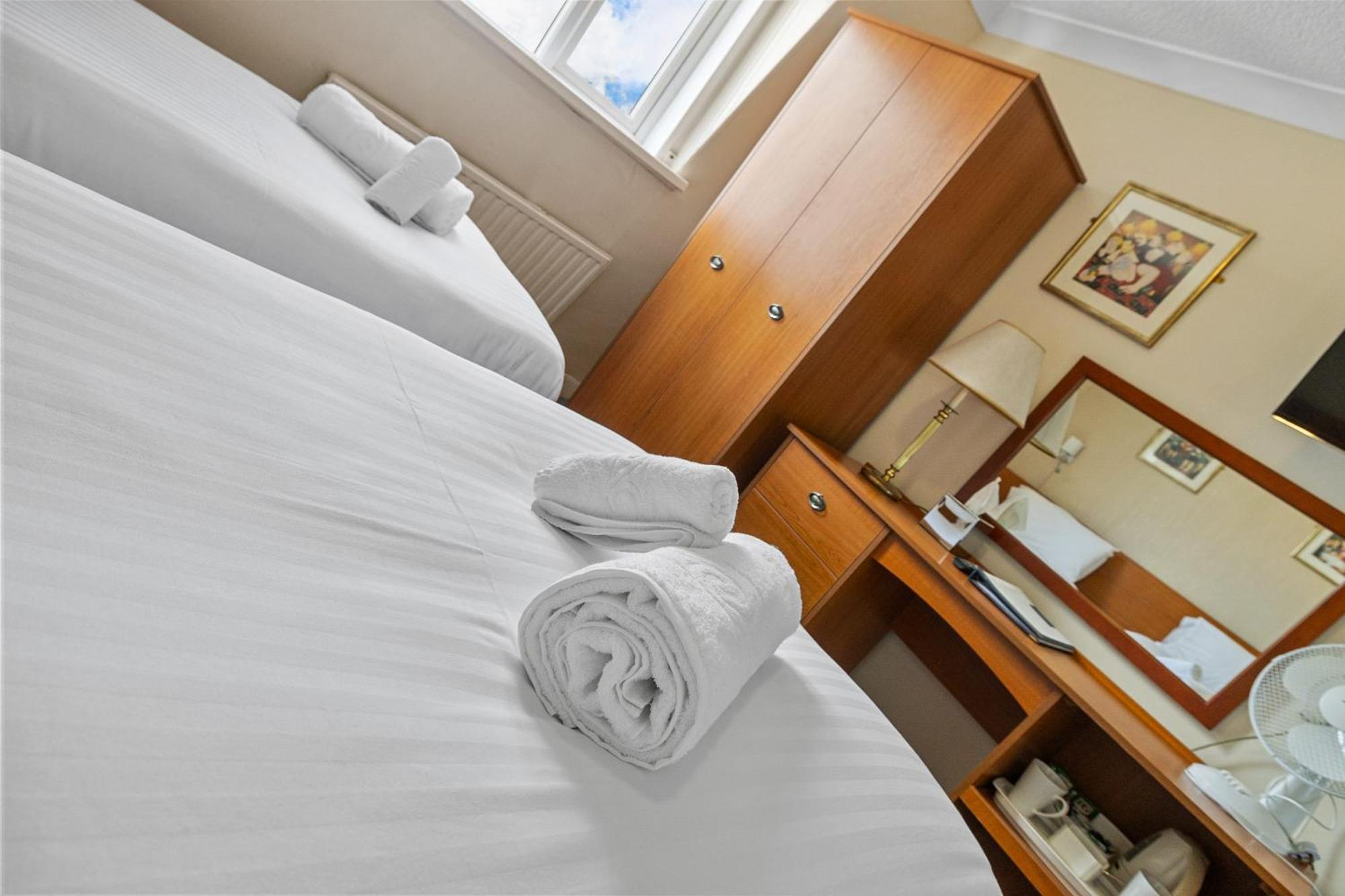 Invicta Hotel 4*