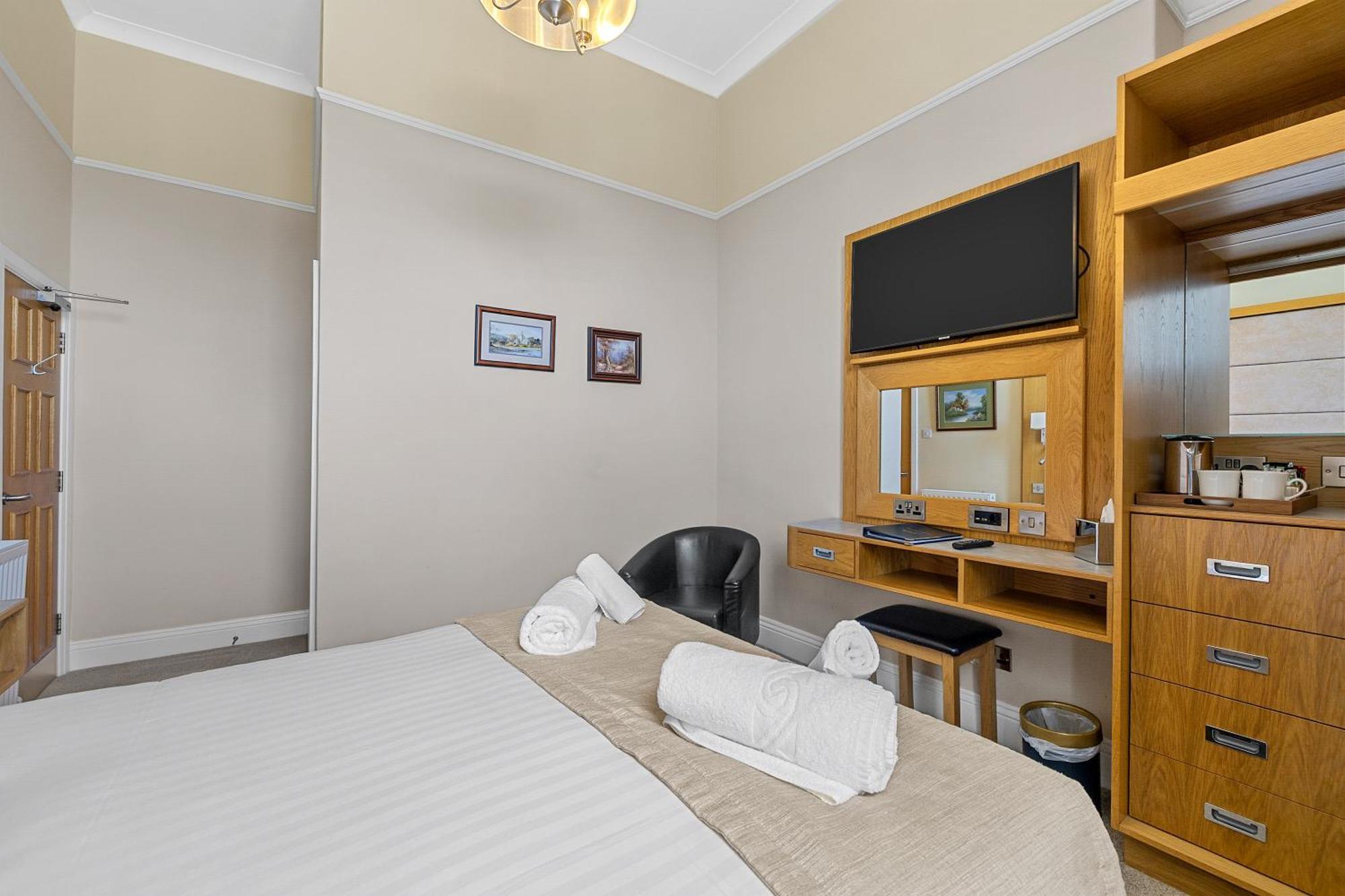 Invicta Hotel 4*